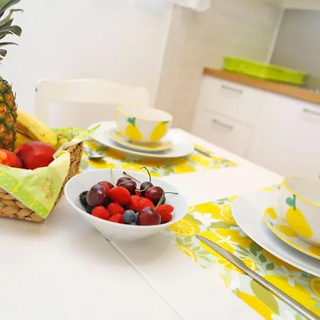 Апартаменти Sunflowers, Monte Bre & Wifi, Free Parking Лугано