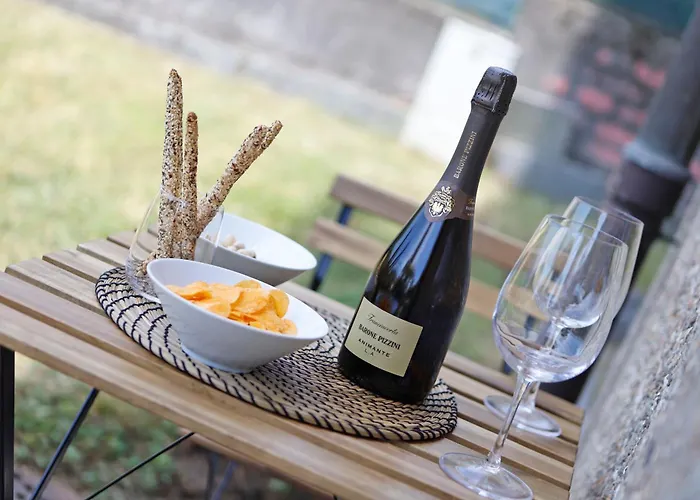 Sunflowers, Monte Bre & Wifi, Free Parking