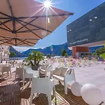 Sunflowers, Monte Bre & Wifi, Free Parking