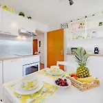 Sunflowers, Monte Bre & Wifi, Free Parking Apartmán Lugano