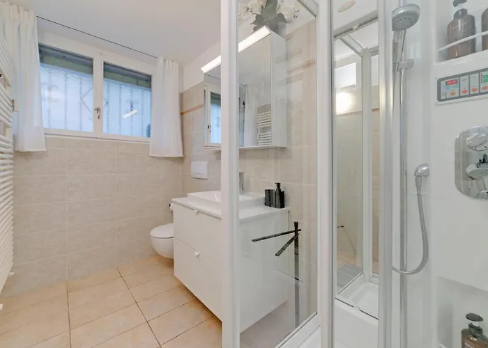 Sunflowers, Monte Bre & Wifi, Free Parking ルガーノ