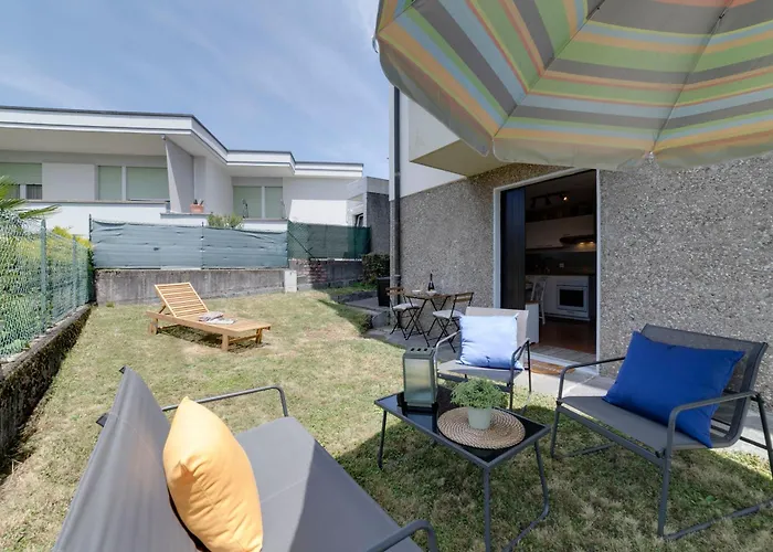 Sunflowers, Monte Bre & Wifi, Free Parking *