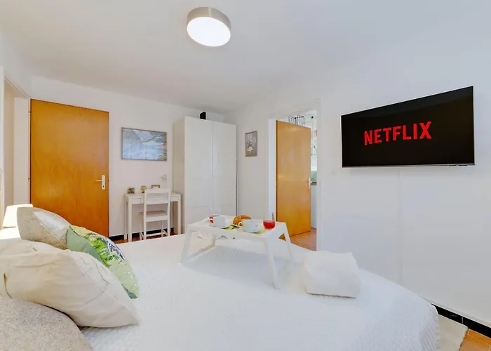 Sunflowers, Monte Bre & Wifi, Free Parking * ルガーノ